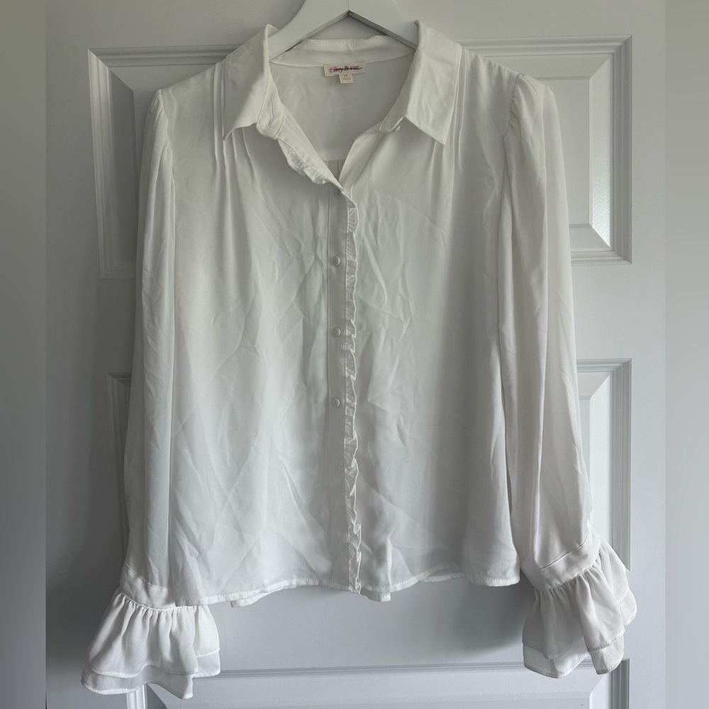 NWOT RILEY & RAE Ruffled Blouse - Picture 2 of 8